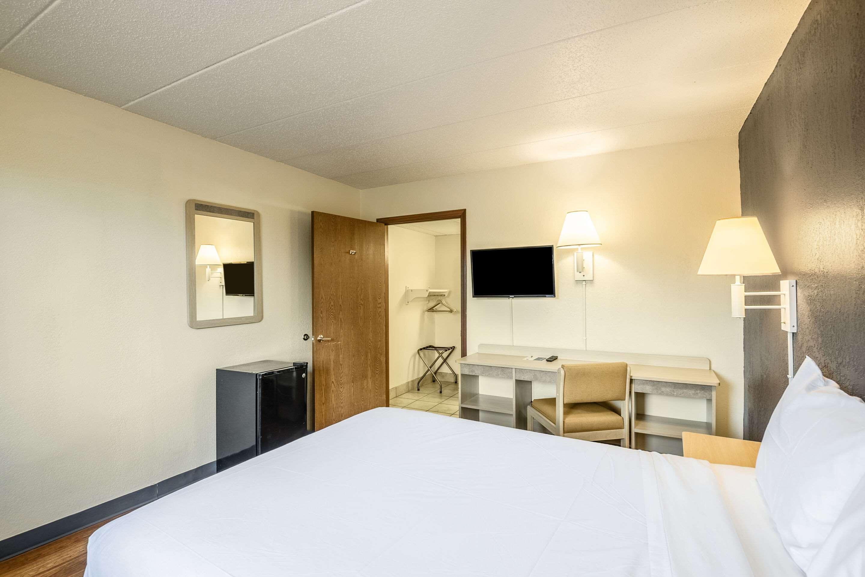 Rodeway Inn ダビューク エクステリア 写真