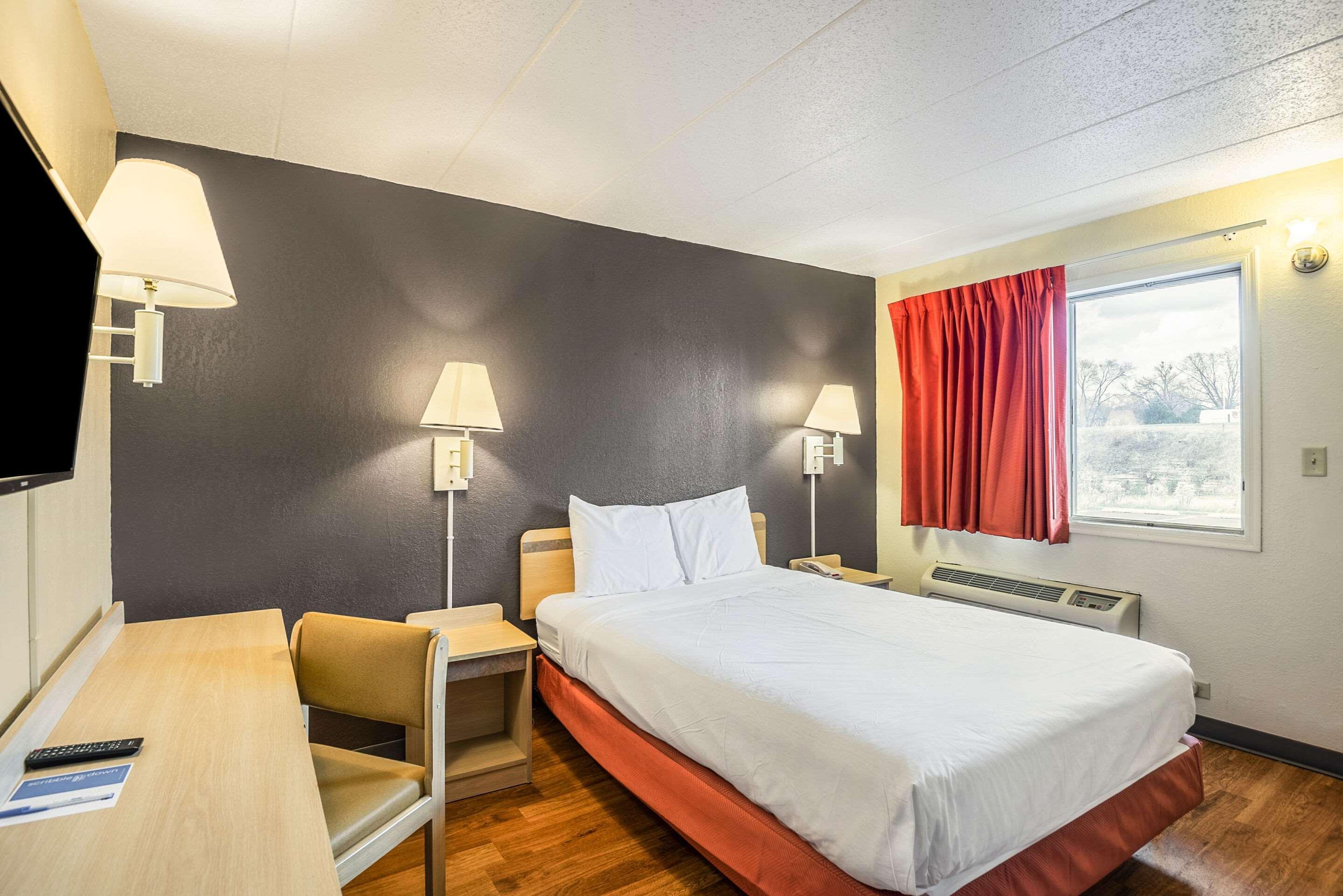 Rodeway Inn ダビューク エクステリア 写真