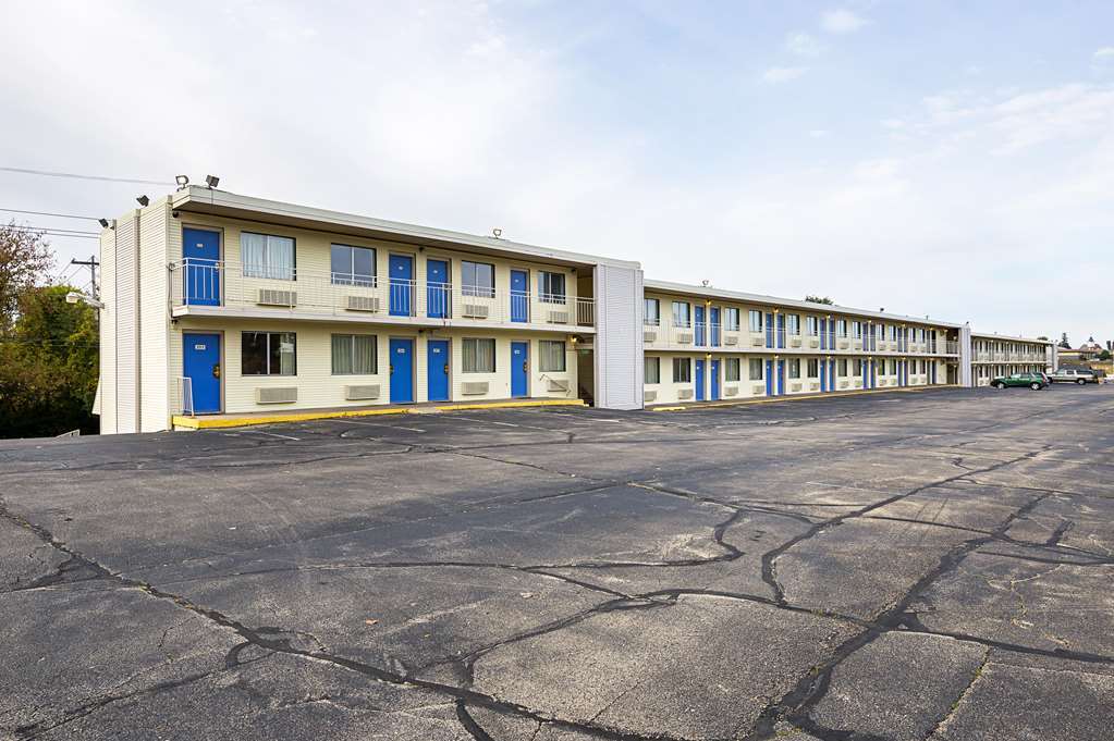 Rodeway Inn ダビューク エクステリア 写真