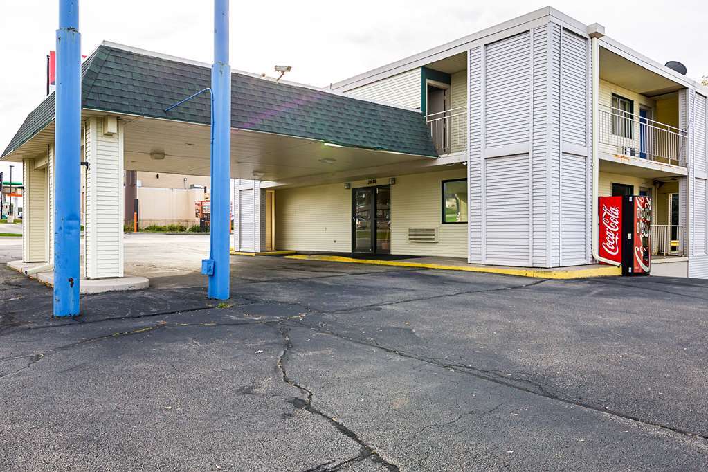 Rodeway Inn ダビューク エクステリア 写真